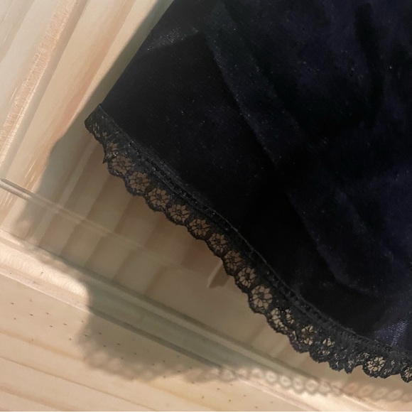 Vassarette‎ Black Midi Slip - Picture 2 of 5